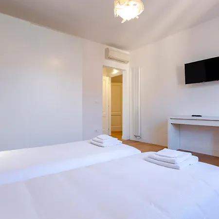 Canguroproperties - Albertoni Lägenhet Bologna